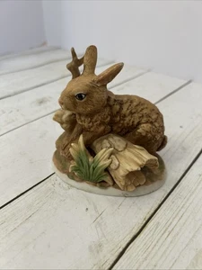 Figura Homco #1411 Bunny on a Log - Imagen 1 de 4