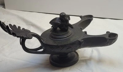 Lampe a huile 2 becs (superbe et ancienne) - Photo 1/4