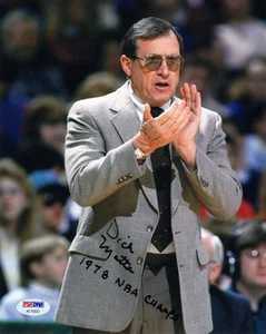 DICK MOTTA SIGNED AUTOGRAPHED 8x10 PHOTO + 1978 NBA CHAMPS BULLETS PSA/DNA - Picture 1 of 2