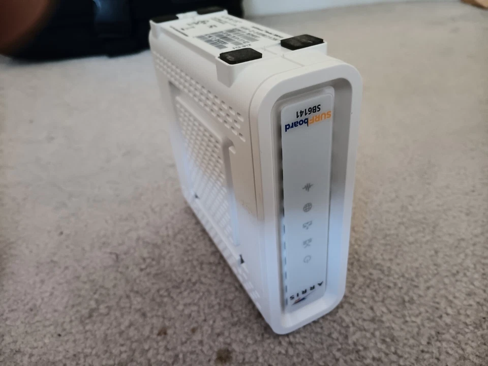 arris surfboard sb6141 cable modem - Image 1 of 4