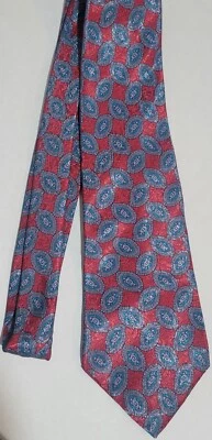Hardy Amies Tie Necktie Mens 60"x4" Red Blue Silk London Oval Medalian Design - Image 1 of 4