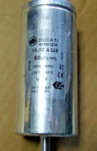 50 MF CONDENSATORE DI SPUNTO 50 MF A 250 volt PER ILLUMINAZIONE E ALTRO - Foto 1 di 1