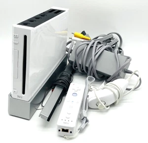 Nintendo Wii Konsole weiß RVL001 - Bild 1 von 24