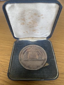 St Catharines College Cambridge Silver Hallmarked Medal 61.39g (29660) - Picture 1 of 6