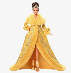 🔥IN HAND🔥 Mattel 2022 Signature Barbie Guo Pei Puppe gelb #HBX99 - Bild 1 von 7