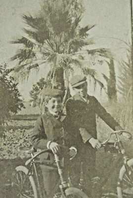 Antiguo gabinete de bicicleta niños foto palmeras sur de California años 1910 Foto 1 de 4