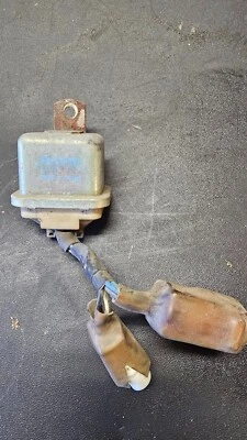 *SD+* 1986-88 s4 Mazda RX7 06100-0971 RELÉ BOMBA COMBUSTIBLE PRINCIPAL Foto 1 de 3