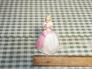 2001 HALLMARK "Barbie Birthday Wishes" Ornament - Picture 1 of 4
