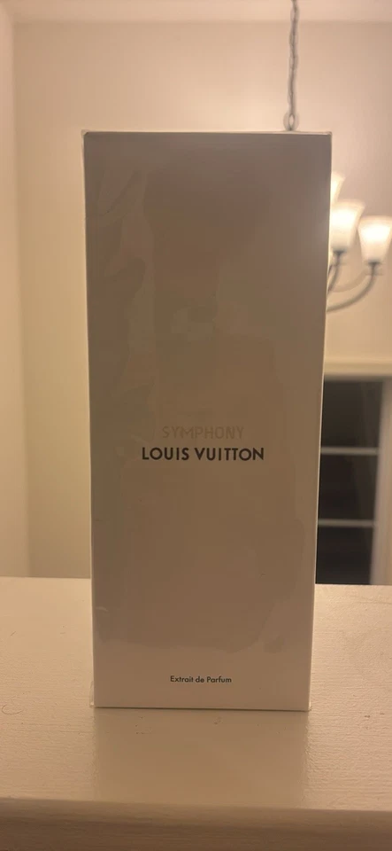 Louis Vuitton LV - Изображение 1 из 4