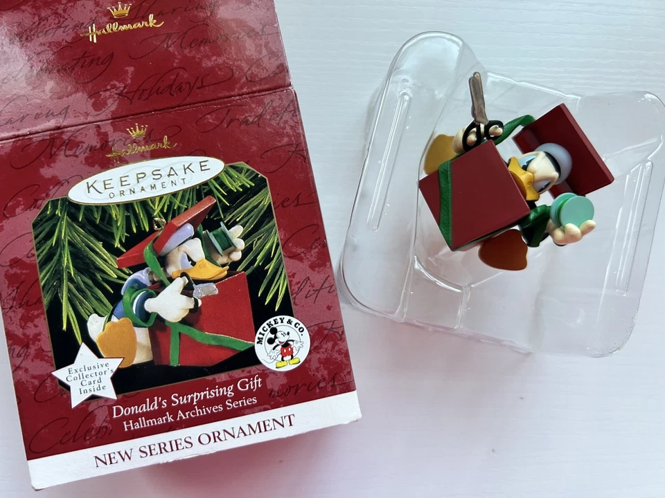 1996 Hallmark Keepsake Ornament NFL Collection Chicago Bears