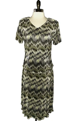 JESSICA HOWARD Size 14 Dress Black Green Short Sleeve Accordion Pleats - Image 1 of 4