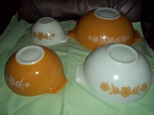 Vintage Pyrex Butterfly Gold Nesting Bowls COMPLETE SET Of Four - Picture 1 of 4