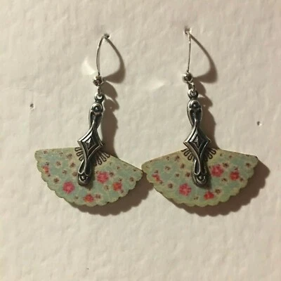 ART DECO STYLE JAPANESE FAN EARRINGS pale green PRINT WOOD SILVER PLATED .. HOOK - Image 1 of 4