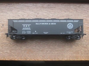 Roundhouse "Baltimore & Ohio" 40Ft. Three Chute Offset Hopper. RN435005. HO - Picture 1 of 9
