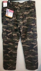 Wrangler Men's 34x32 Relaxed Fit Cargo Pants GREEN CAMO Fleece Lined #53525 - Picture 1 of 11