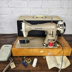 New Home 121 Vintage Sewing Machine - SPARES OR REPAIR - See Video - Picture 1 of 11