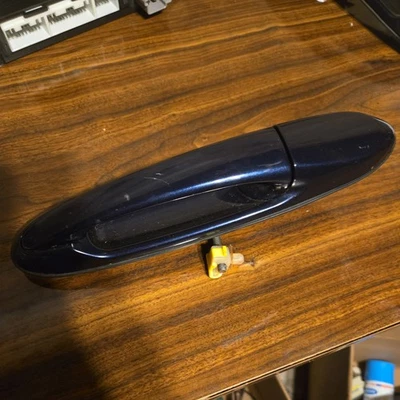 2004 LLINCOLN LS ПАССАЖИРСКАЯ ВОДИТЕЛЬСКАЯ БОКОВАЯ РУЧКА ЗАДНЕЙ ДВЕРИ ОКРАШЕННАЯ ОТ ОРИГИНАЛЬНОГО ПРОИЗВОДИТЕЛЯ Б/У ПРОТЕСТИРОВАНА - Изображение 1 из 3