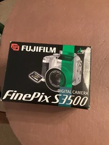Fujifilm FinePix S3500 Digital Camera With Case - Picture 1 of 5