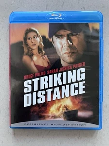 Striking Distance (1993) Blu-Ray Bruce Willis - Picture 1 of 3