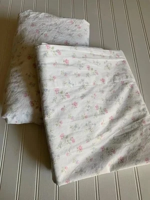 Simply Shabby Chic Candy Floral Flat Fitted Sheets Rachel Ashwell 2 Pieces Twin - Image 1 of 4