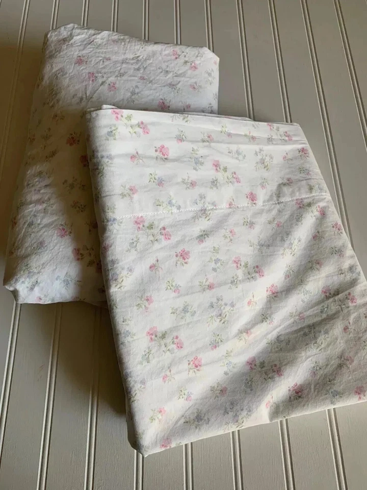 Simply Shabby Chic Candy Floral Flat Fitted Sheets Rachel Ashwell 2 Pieces Twin - Image 1 of 4