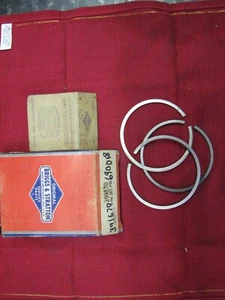 NOS genuine Briggs & Stratton part # 299570 ring set .010  New # 690018, 391670 - Picture 1 of 3