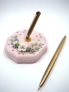 NOS Gold Pen / Pink Porcelain Stand w-Handmade Porcelain Flowers(Desk/Wedding) - Picture 1 of 8