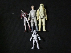 4 x Star Wars figures - various - new and vintage - Picture 1 of 2