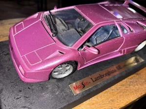 1:18 Maisto 1994/95 Lamborghini Diablo SE Metallic Purple Pink Special Edition - Picture 1 of 12