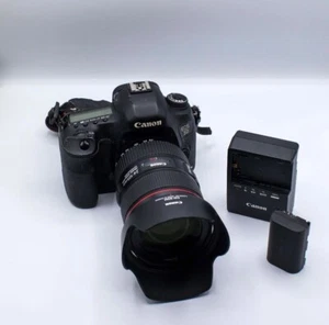 Canon EOS 5D MarkIII EF24-105L IS Camera Lens Kit - Picture 1 of 5