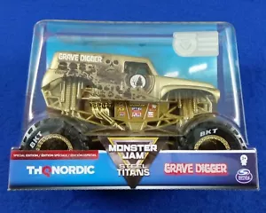 MONSTER JAM Steel Titans Exclusive GOLD GRAVE DIGGER 1:24 Scale Spin Master 2019 - Picture 1 of 4