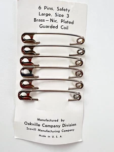 NOS Vntg Oakville Safety Pins Size 3 Large Brass Nickel Plated Guarded Coil USA - Imagen 1 de 8