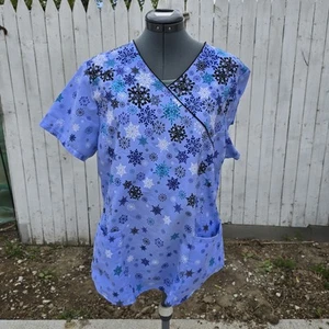 Scrub Top Shirt Blue Snowflakes Sz Lg Scub Star - Picture 1 of 8