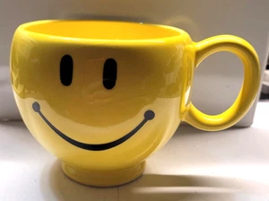 Teleflorse Gift Ceramic Yellow Smiley Face Mug - Picture 1 of 2