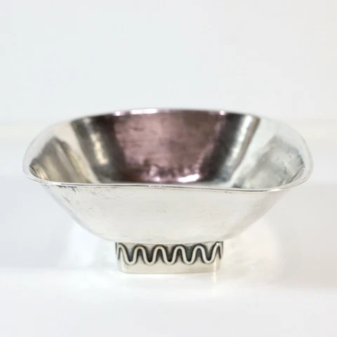 Fine Sterling Silver Bowl P Kuhn Handarbete Swedish Mid Century 6.7oz  |  190g Cover