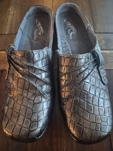 Easy Spirit Kroko-Prägung Slipper Clogs schwarz Größe 8N - Bild 1 von 4