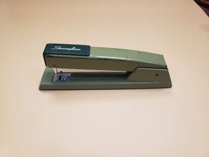Vintage Swingline  Metal Stapler Mid Century MCM Avocado Green 94-41 Made USA - Picture 1 of 8