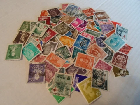 Collection 115 different medium sized stamps of Spain Cover