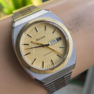 Vintage BULOVA Herren Automatik Uhr 11BSACB 17Jewels Waffle Dial Swiss 1977 - Bild 1 von 19