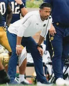 COACH MARCUS FREEMAN NOTRE DAME FIGHTING IRISH 8X10 SPORTS PHOTO (WW) - Picture 1 of 1