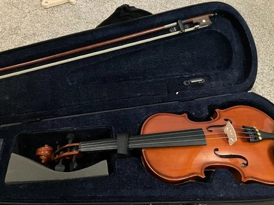 1/4 Size Natural Basswood Acoustic Violin + Case + Bow + Rosin Needs 1 string - Image 1 of 4