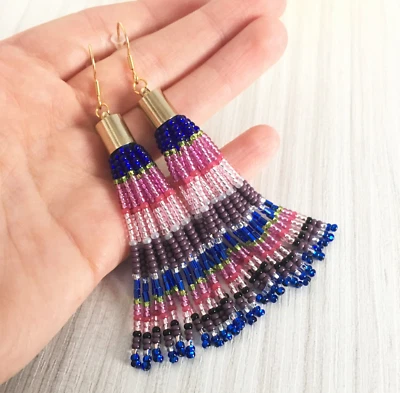 Pendientes de borla con cuentas multicolor, pendientes de cuentas de semillas funky, pendientes de flecos Foto 1 de 4