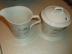 NIKKO QUADRILLE DAY DREAM PATTERN CREAMER AND SUGAR BOWL WITH LID - Picture 1 of 3