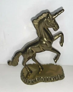 Estatuilla de unicornio de latón de colección estatua de caballo místico de aproximadamente 6 pulgadas de alto  - Imagen 1 de 3
