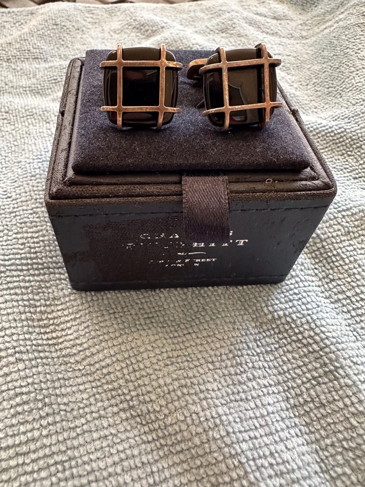 Gemelos cuadrados Charles Tyrwhitt de plata de ley y ónix negro originales Caja de etiquetas Foto 1 de 4