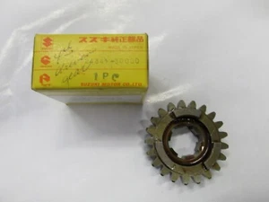NEW nos SUZUKI tm250 ts250 nos 4th driven gear 24341-30000 - Picture 1 of 2