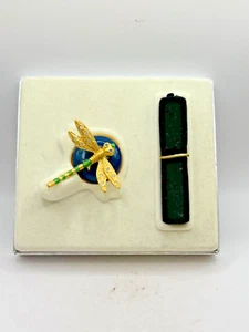 PLEASURES BY ESTEE LAUDER 0.8G PRECIOUS DRAGONFLY SOLID PERFUME COMPACT - Picture 1 of 8
