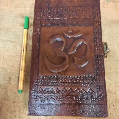 Notizbuch mit Schloß OM AOUM handgeschöpftRune Skizze Tagebuch Kladde 14x23  2XL - Bild 1 von 4