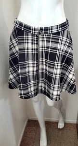Hot Topic WHITE BLACK PLAID ZIP FRONT MINI SKIRT Plus Sz MD NWOT SUMMER - Picture 1 of 10