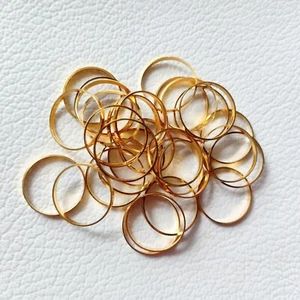 "Anillo pequeño de latón/enchapado en oro" 30 piezas - Imagen 1 de 7